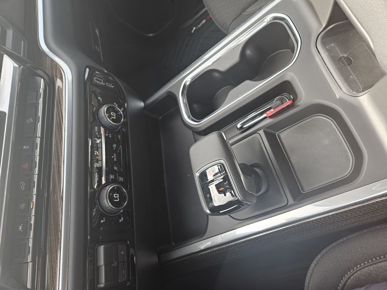 Chevrolet Silverado 1500 LT cabine multiplace 4RM 147 po 2026 Noir Thetford Mines - photo #11