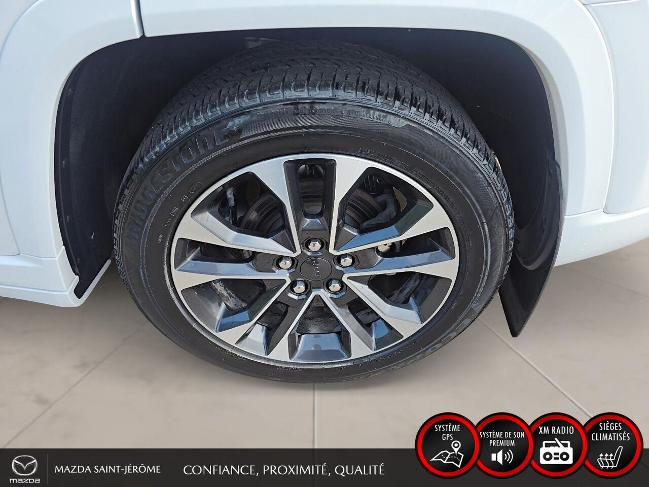 Jeep Grand Cherokee Overland | TOIT PANORAMIQUE | CUIR | 4X4 | 2023 Blanc Saint-Jérôme - photo #11