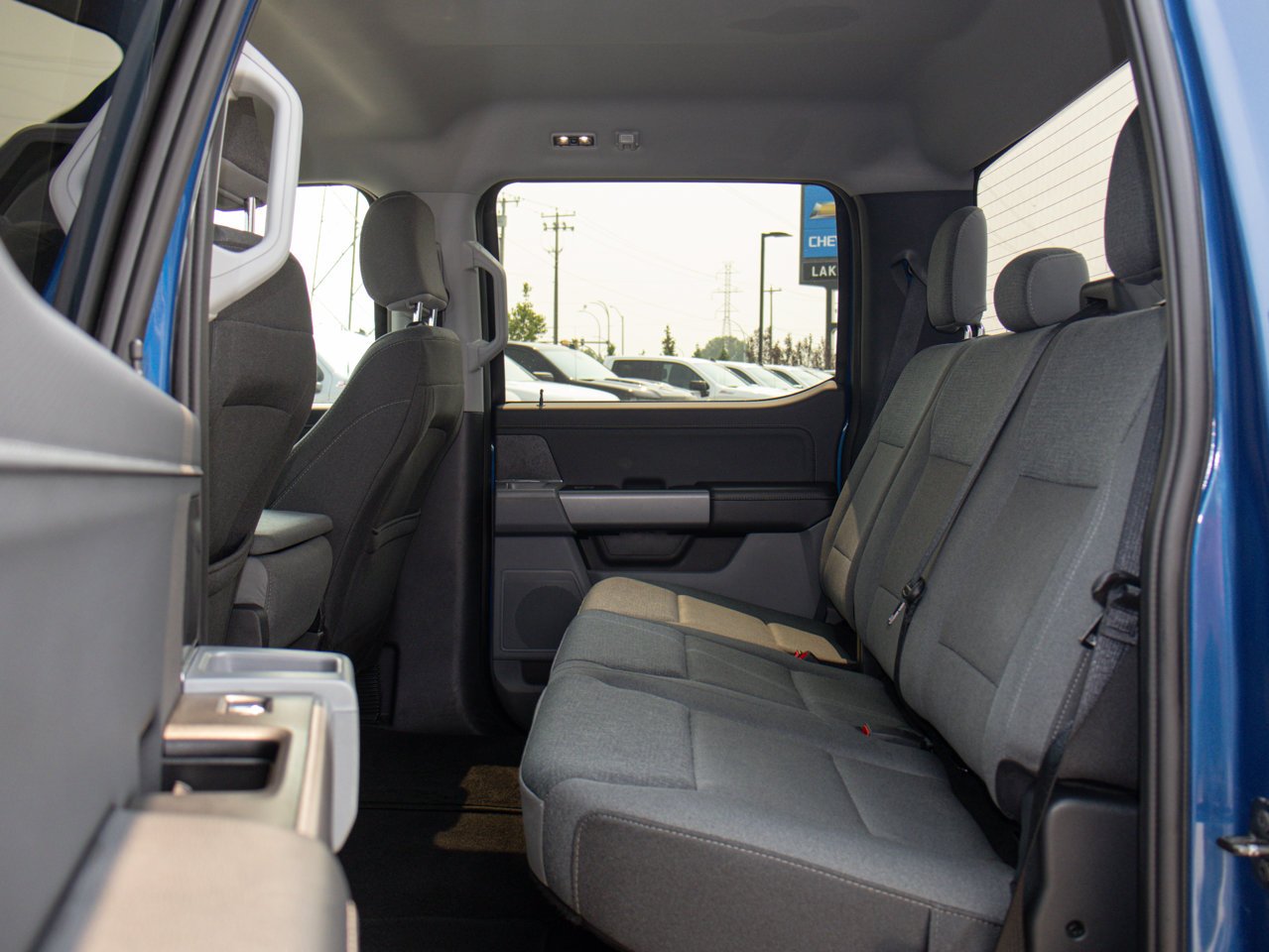 2025 Ford F-150 XLT 4WD SuperCrew 5.5' Box Blue Sherwood Park - photo #31