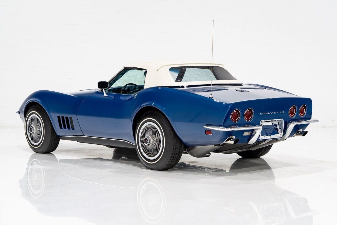 Chevrolet Corvette *PRIX EN USD* Matching numbers Top flight with extensive documentation 1968 Bleu Montréal - photo #32