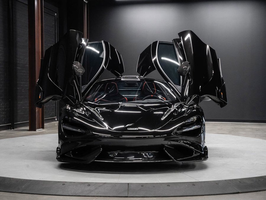 2021 McLaren 765LT 2021 Black