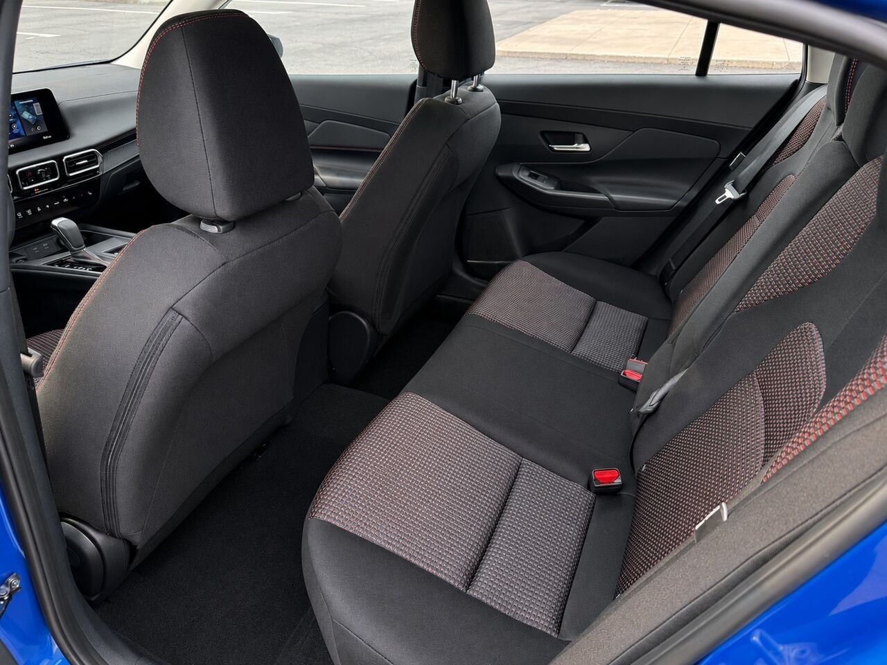 2026 NISSAN Sentra SENTRA SR Bluestone Pearl/Super Black Châteauguay - photo #18