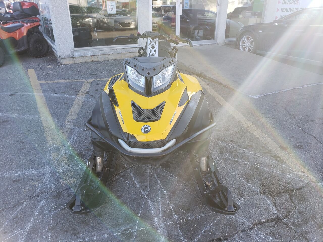 Ski-doo Skandic 2015 Jaune Longueuil, - photo #1