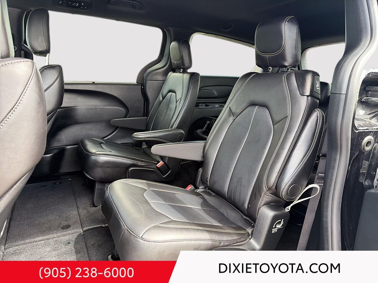 2026 Chrysler Grand Caravan SXT / CLEAN CARFAX / Black Mississauga - photo #18