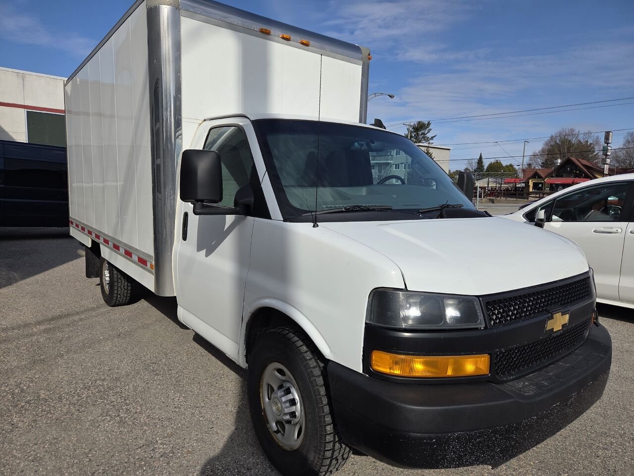 2023 CHEVROLET FOURGONNETTE COMMERCIALE TRONQUÉE EXPRESS White Mont-Laurier - photo #2