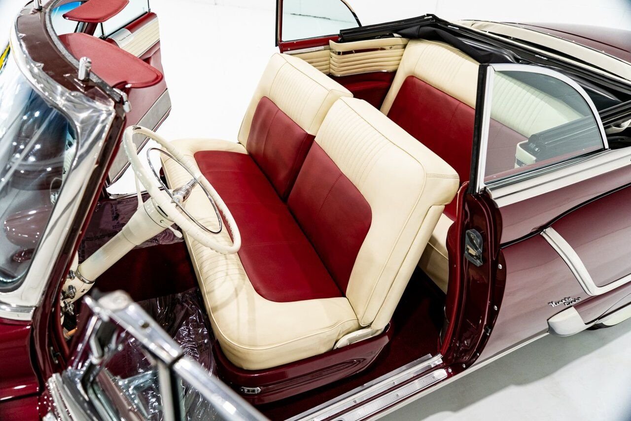 1953 Oldsmobile 98 PRIX EN USD | Convertible Beautifully Presented from complete Restoration Red Montreal - photo #56