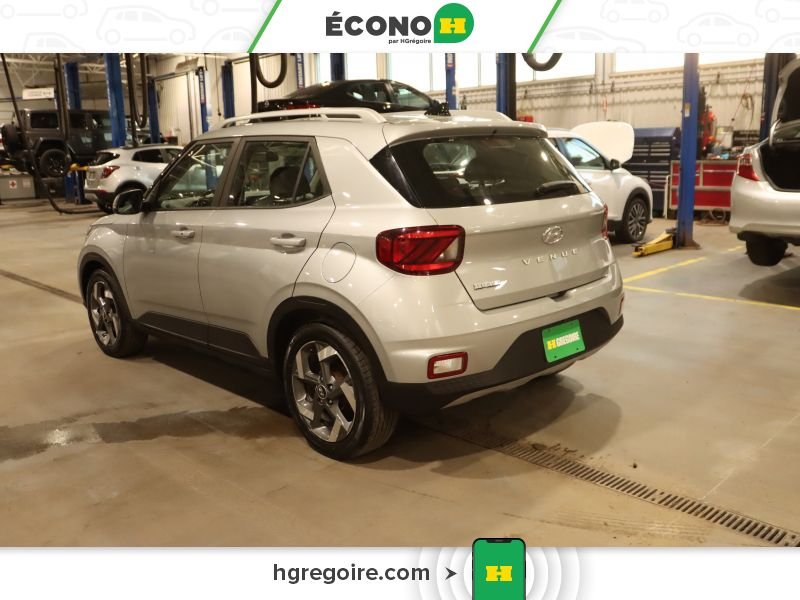 2021 Hyundai Venue Silver Laval - photo #5