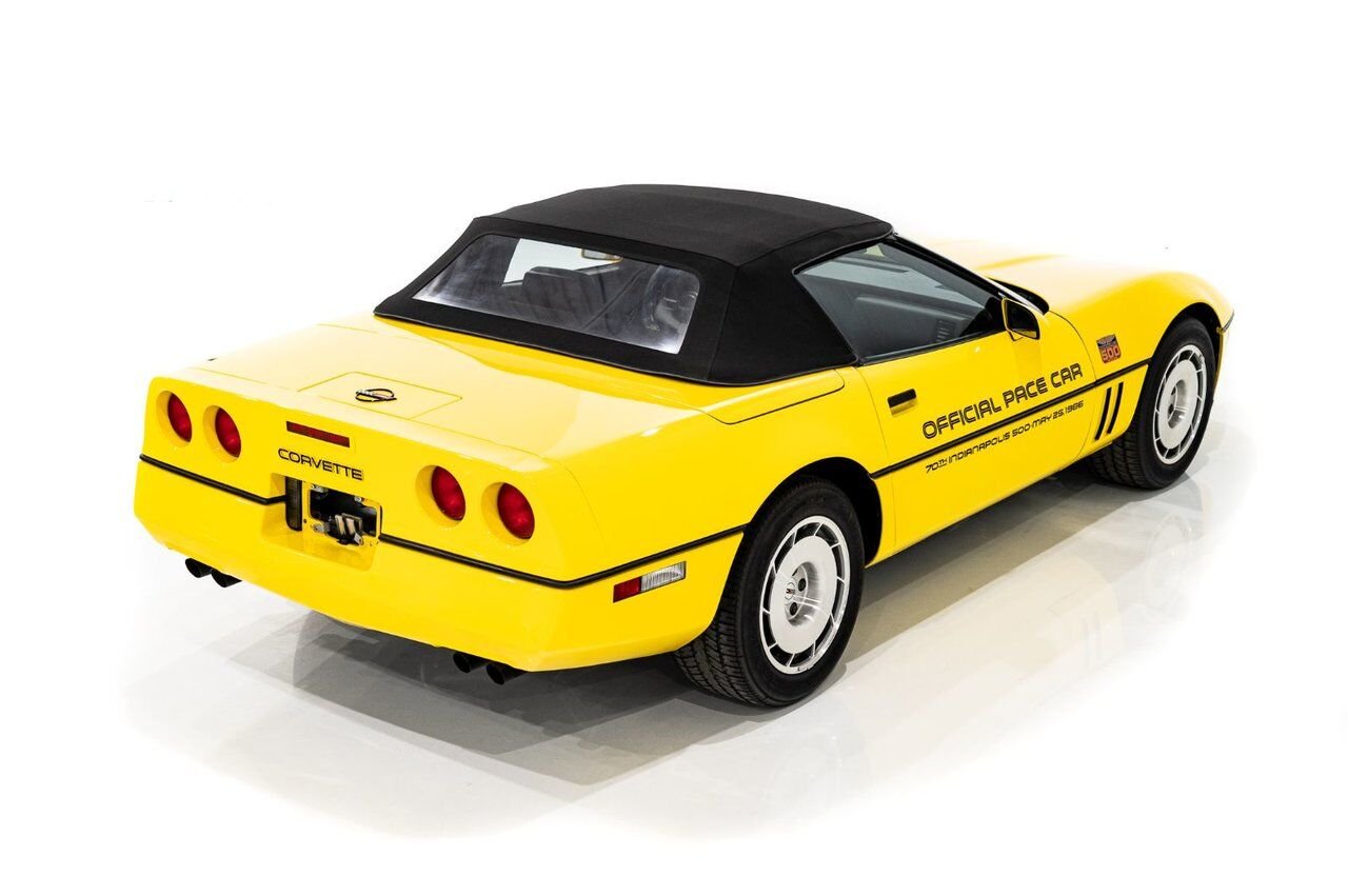 Chevrolet Corvette Pace Car livery with only 17,380km (10,800miles) 1986 Jaune Montréal - photo #27