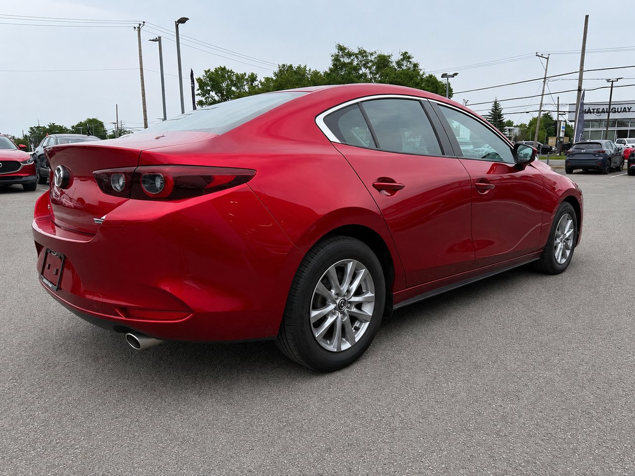 2024 Mazda Mazda3 GS Red Châteauguay - photo #4