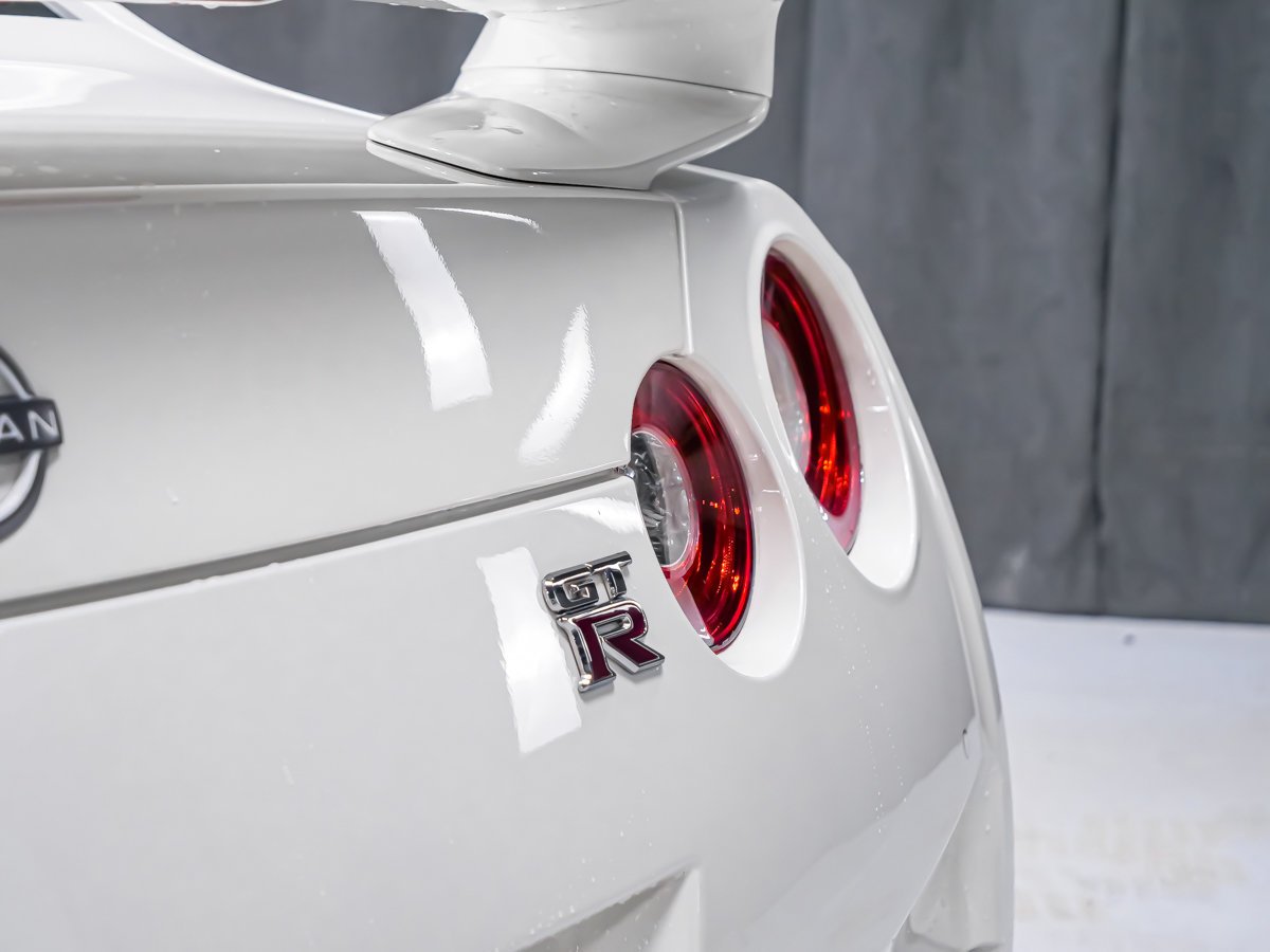 Nissan GT-R PREMIUM 2023 Blanc Montréal - photo #19