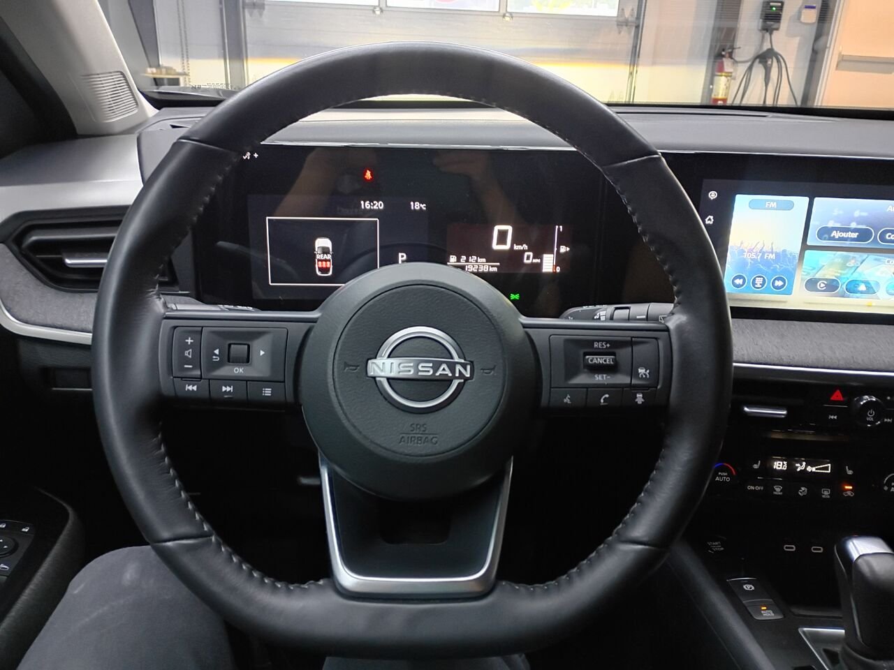Nissan Kicks 2025 Gris Blainville - photo #20