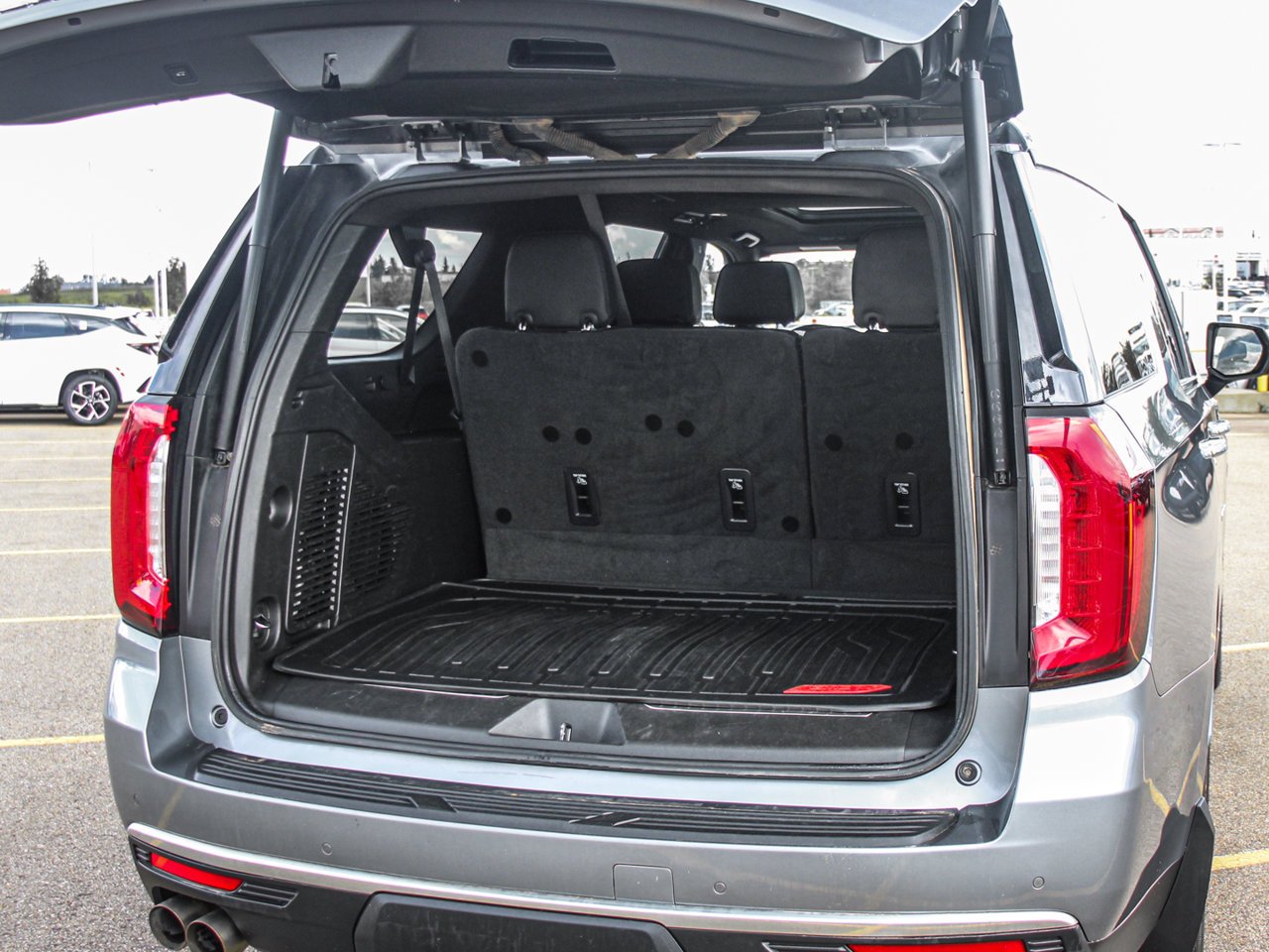 2022 GMC Yukon XL 4WD 4dr Denali Grey Sherwood Park - photo #7