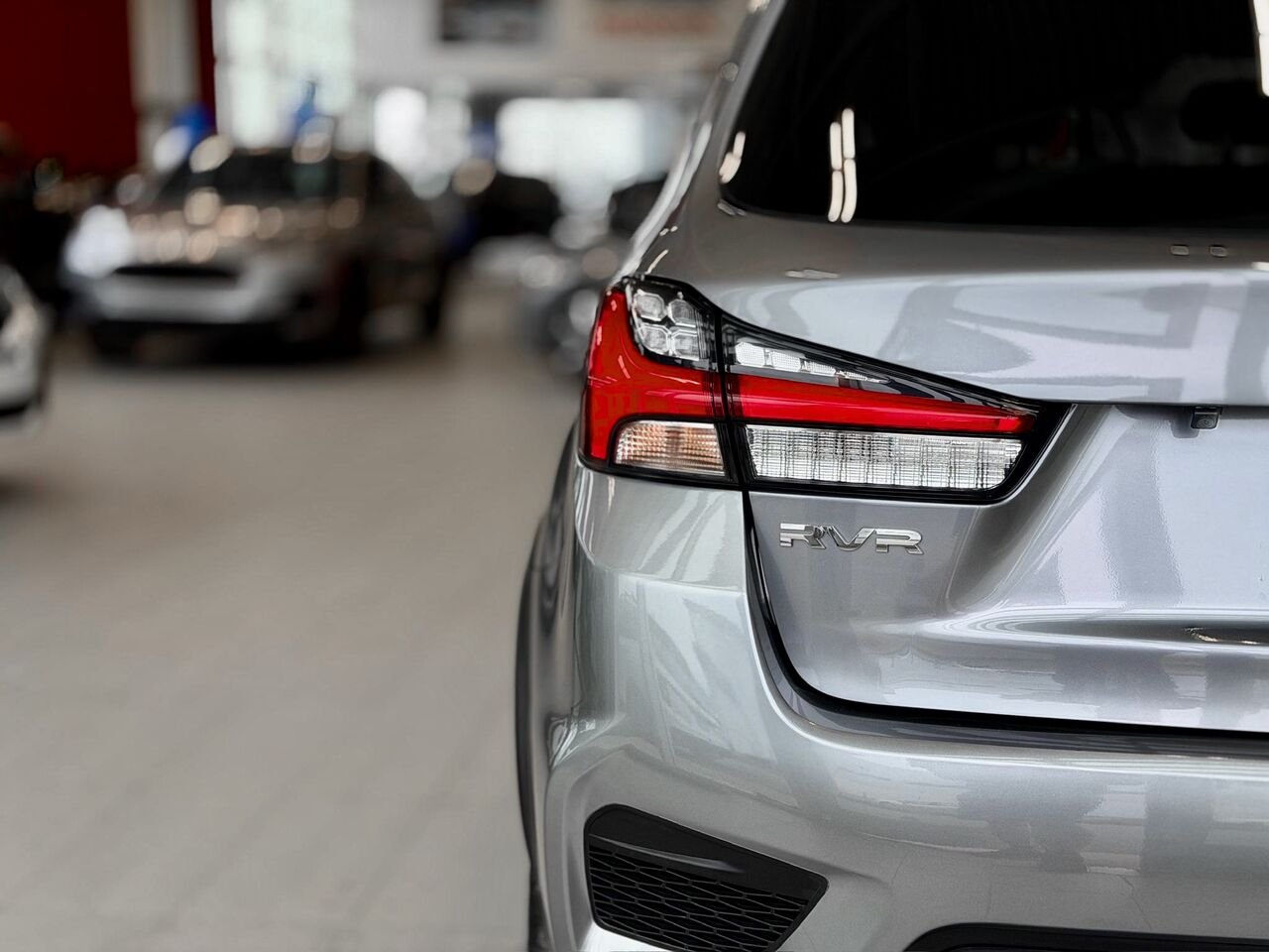 2021 Mitsubishi RVR Grey Notre-Dame-des-Prairies - photo #10