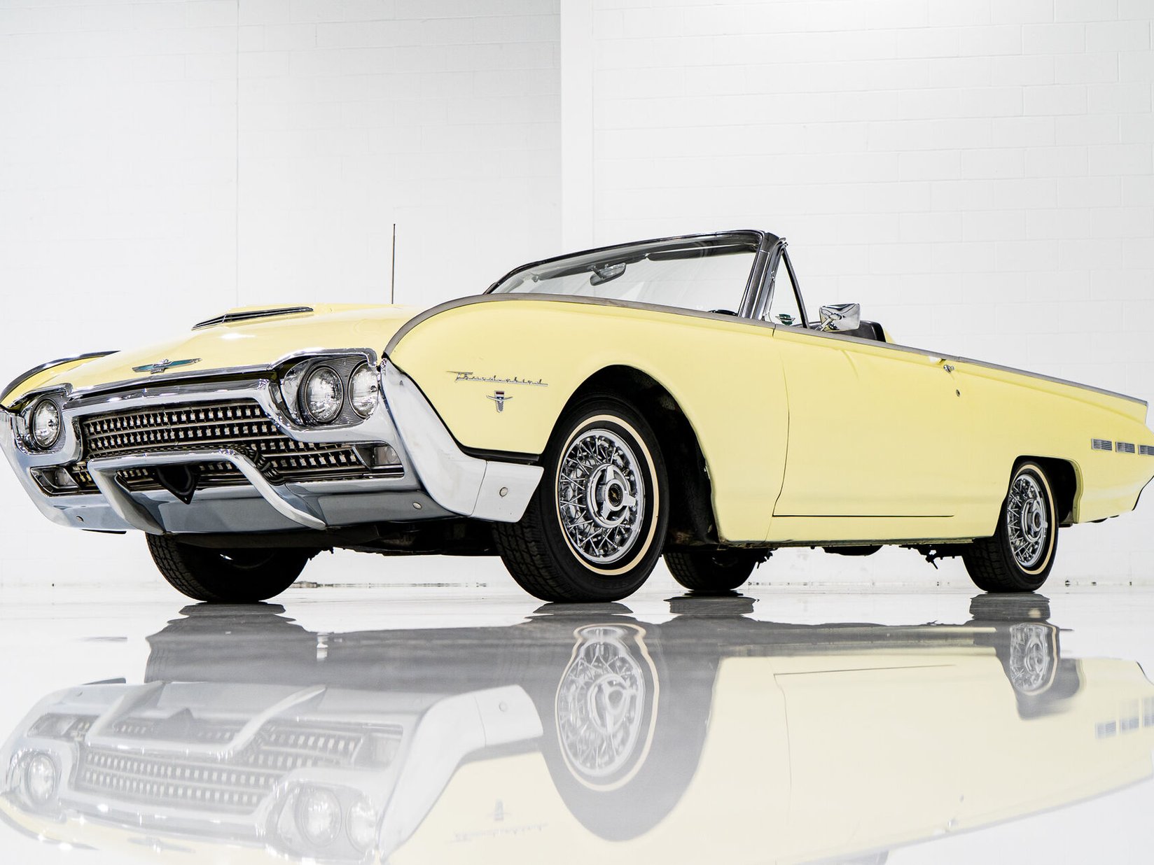Ford Thunderbird Beautifully Presented From Older Restoration with original bill of sale 1962 Jaune Montréal - photo #32