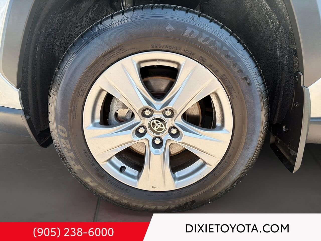 2024 Toyota RAV4 XLE AWD / HEATED SEATS / MOONROOF / ALLOY WHEELS / CARPLAY AND ANDROID AUTO Silver Mississauga - photo #6