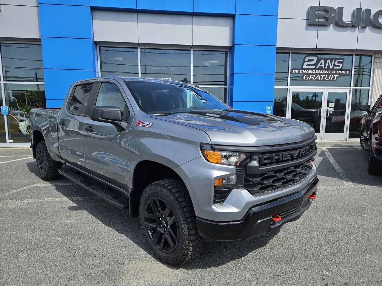 2026 Chevrolet Silverado 1500 Custom Trail Boss cabine multiplace 4RM 157 po Sterling Grey Metallic Thetford Mines - photo #1