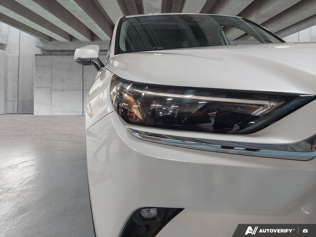 2025 Toyota Grand Highlander 2602009A | Hybrid Limited Wind Chill Pearl Edmonton - photo #7