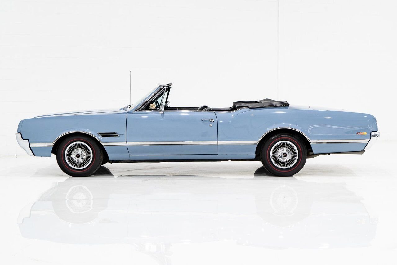 1966 Oldsmobile 442 PRIX EN USD | Matching# 400cu.in. 4-Speed Blue Montreal - photo #29