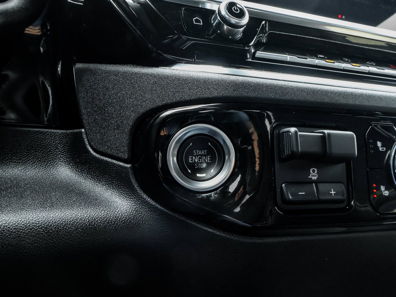 2024 GMC Sierra 1500 4WD Crew Cab 147 Elevation Grey Sherwood Park - photo #24