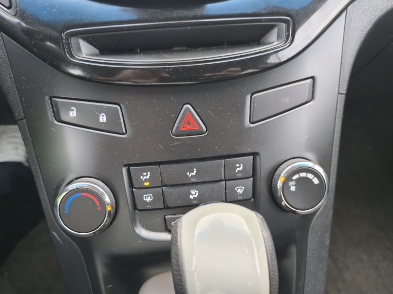 2012 Chevrolet Orlando Grey  - photo #12