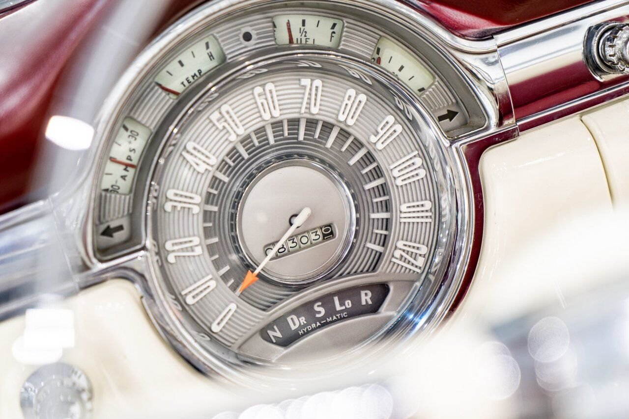 1953 Oldsmobile 98 PRIX EN USD | Convertible Beautifully Presented from complete Restoration Red Montreal - photo #9