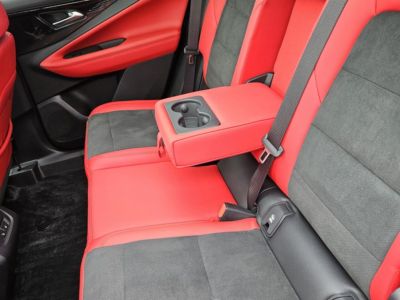 Chevrolet Blazer EV RS 4 portes TI 2026 Noir Thetford Mines - photo #15