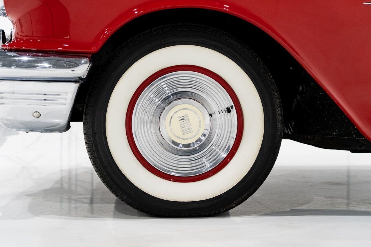 Pontiac Starchief **PRIX EN USD** Beautifully presented from former restoration 1955 Blanc Montréal - photo #49