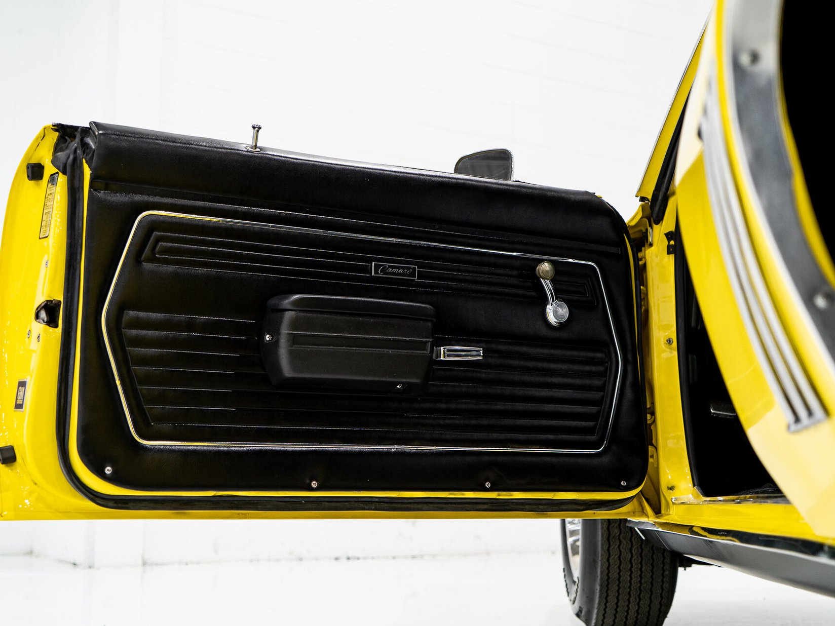 1969 Chevrolet Camaro SS **PRIX EN USD** With factory A/C Yellow Montreal - photo #64