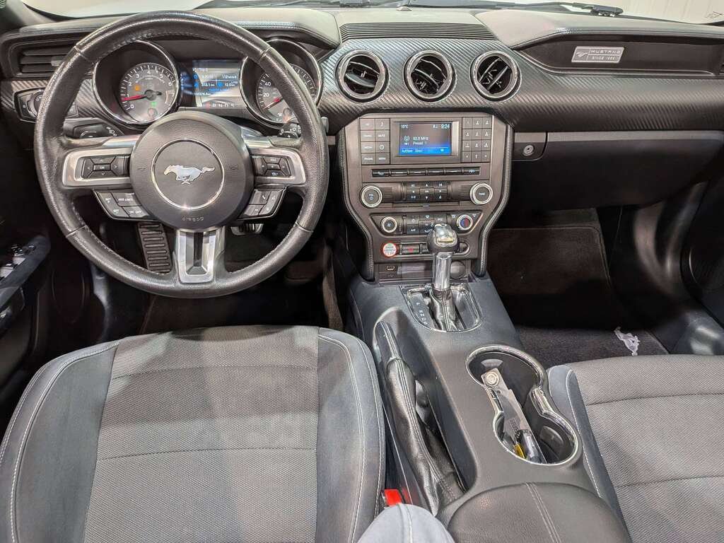 2015 Ford Mustang 2dr Conv V6 White Val-David - photo #27