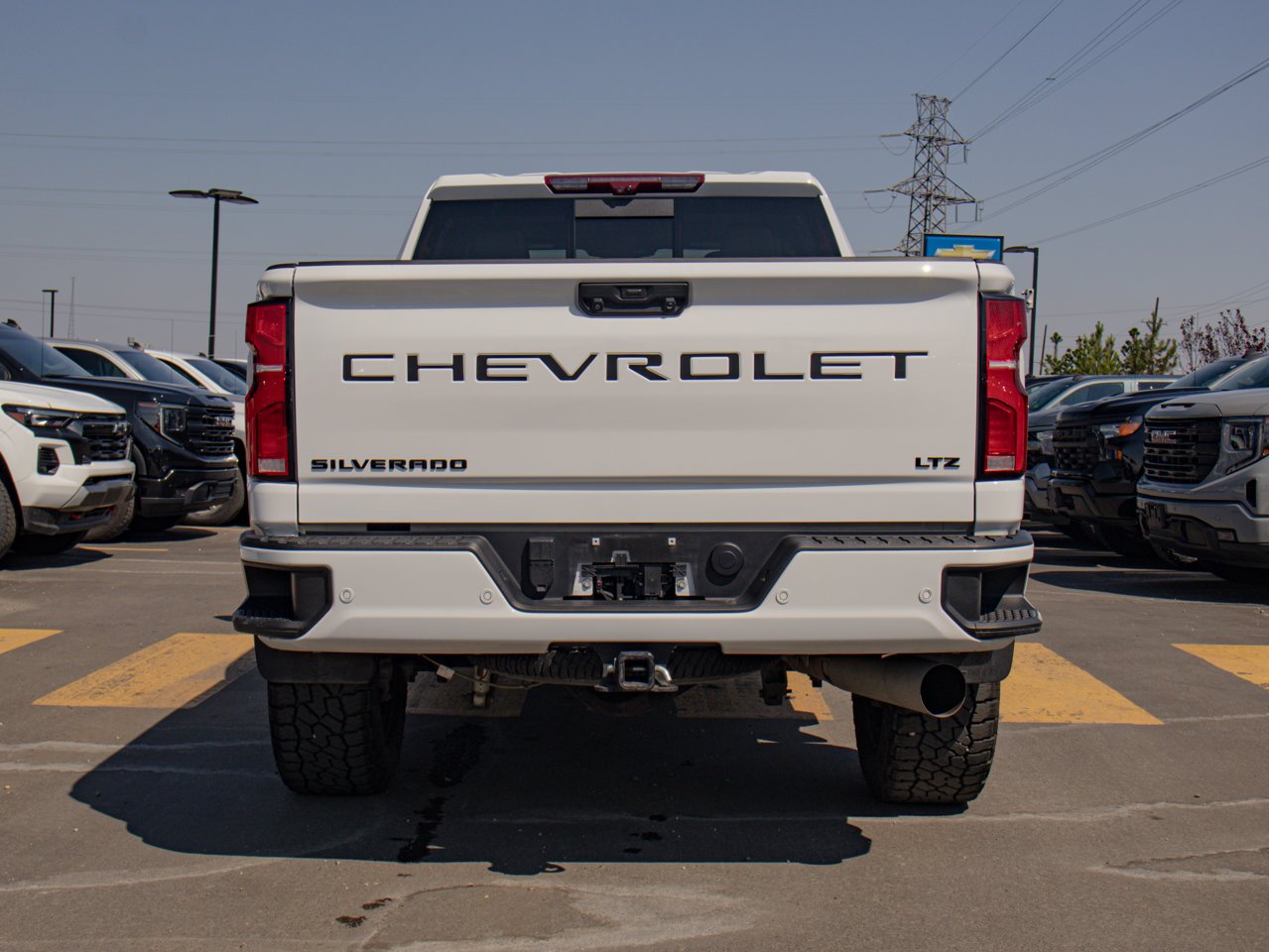 2024 Chevrolet Silverado 3500HD 4WD Crew Cab 159 LTZ White Sherwood Park - photo #8