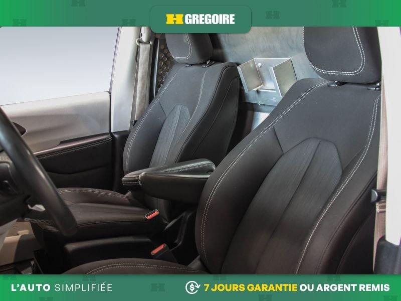 Chrysler Grand Caravan 2023 Blanc Saint-Eustache - photo #19