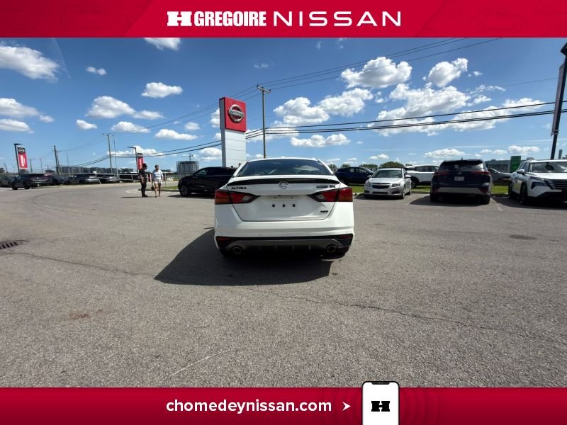 2022 Nissan Altima Black Blainville - photo #8