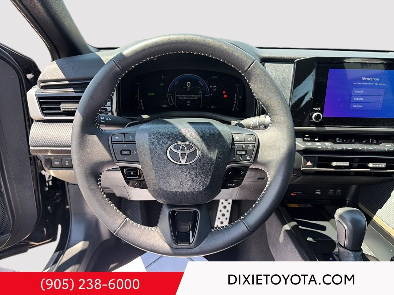 2026 Toyota Camry HYBRID SE UPGRADE AWD / CLEAN CARFAX / HEATED SEATS / MOONROOF / ALLOY WHEELS / CARPLAY AND ANDROID AUTO Black Mississauga - photo #11