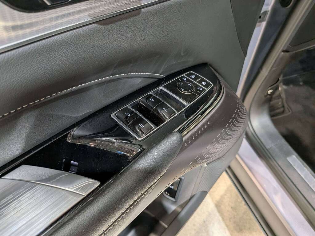 2024 Cadillac LYRIQ 4dr Tech w/1SA Grey Val-David - photo #33
