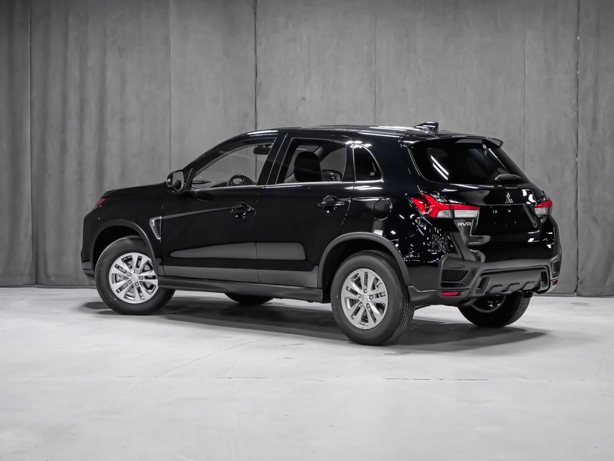 2026 Mitsubishi RVR SE Labrador Black Montreal - photo #5