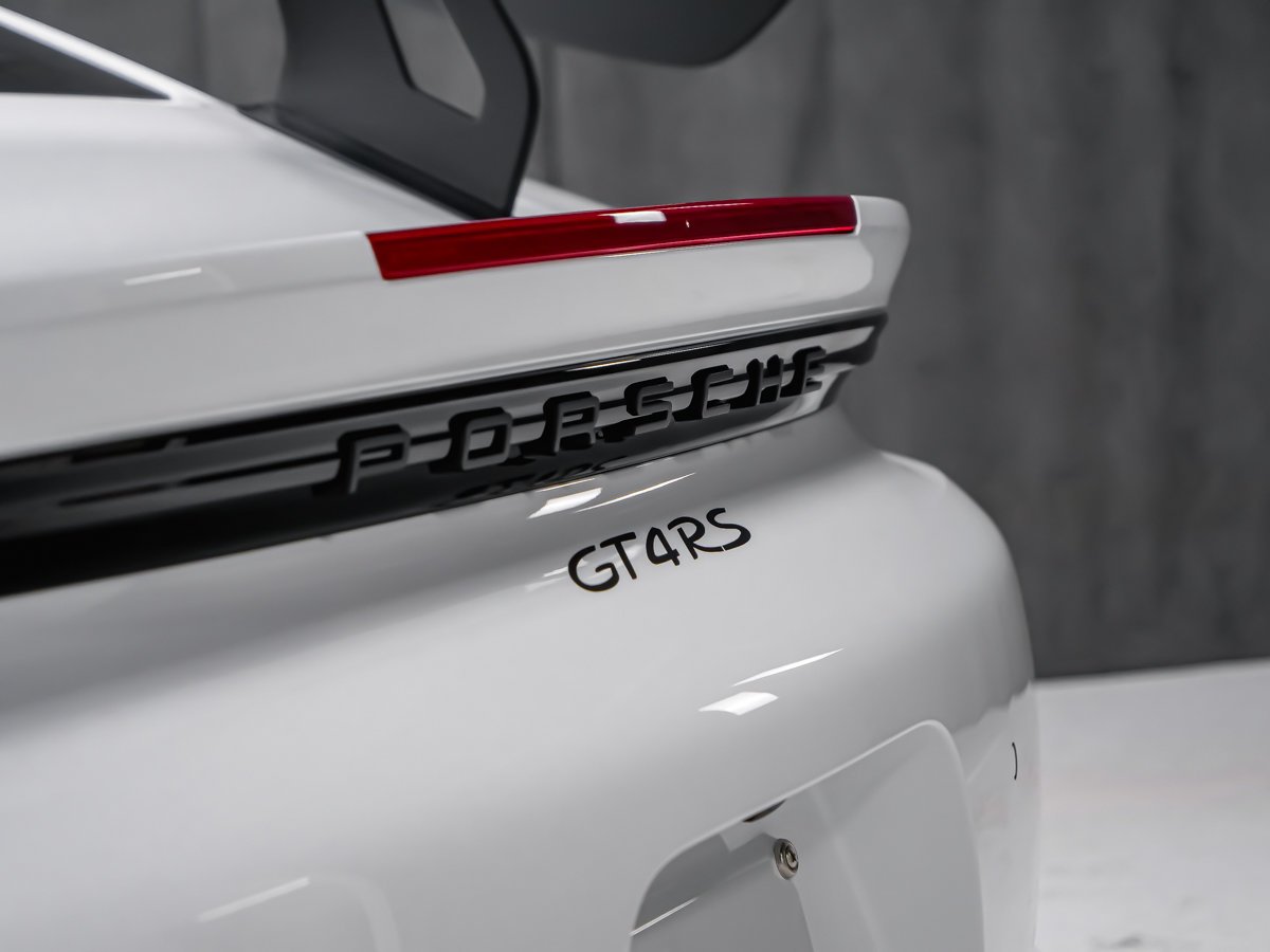 Porsche 718 Cayman GT4 RS 2025 Blanc Montréal - photo #12