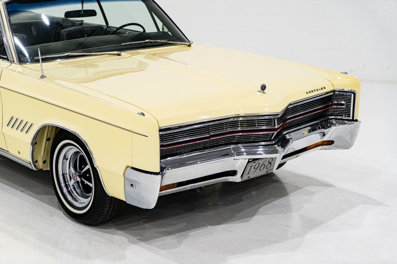 Chrysler 300 PRIX EN USD 440cu.in. Fully restored example 1968 Jaune Montréal - photo #39