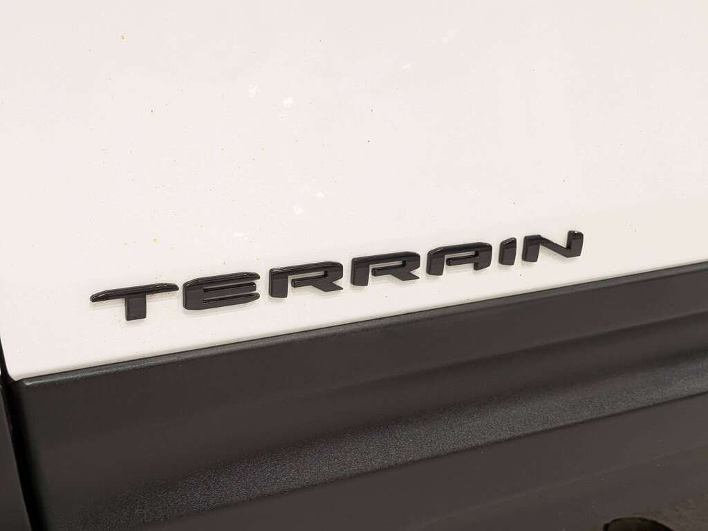 GMC Terrain 2023 Blanc Val-David - photo #35