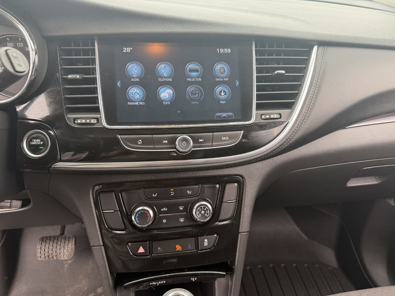 BUICK ENCORE PREFERRED Privilégiée 4 portes TA 2021 Argent Ottawa & Gatineau - photo #6