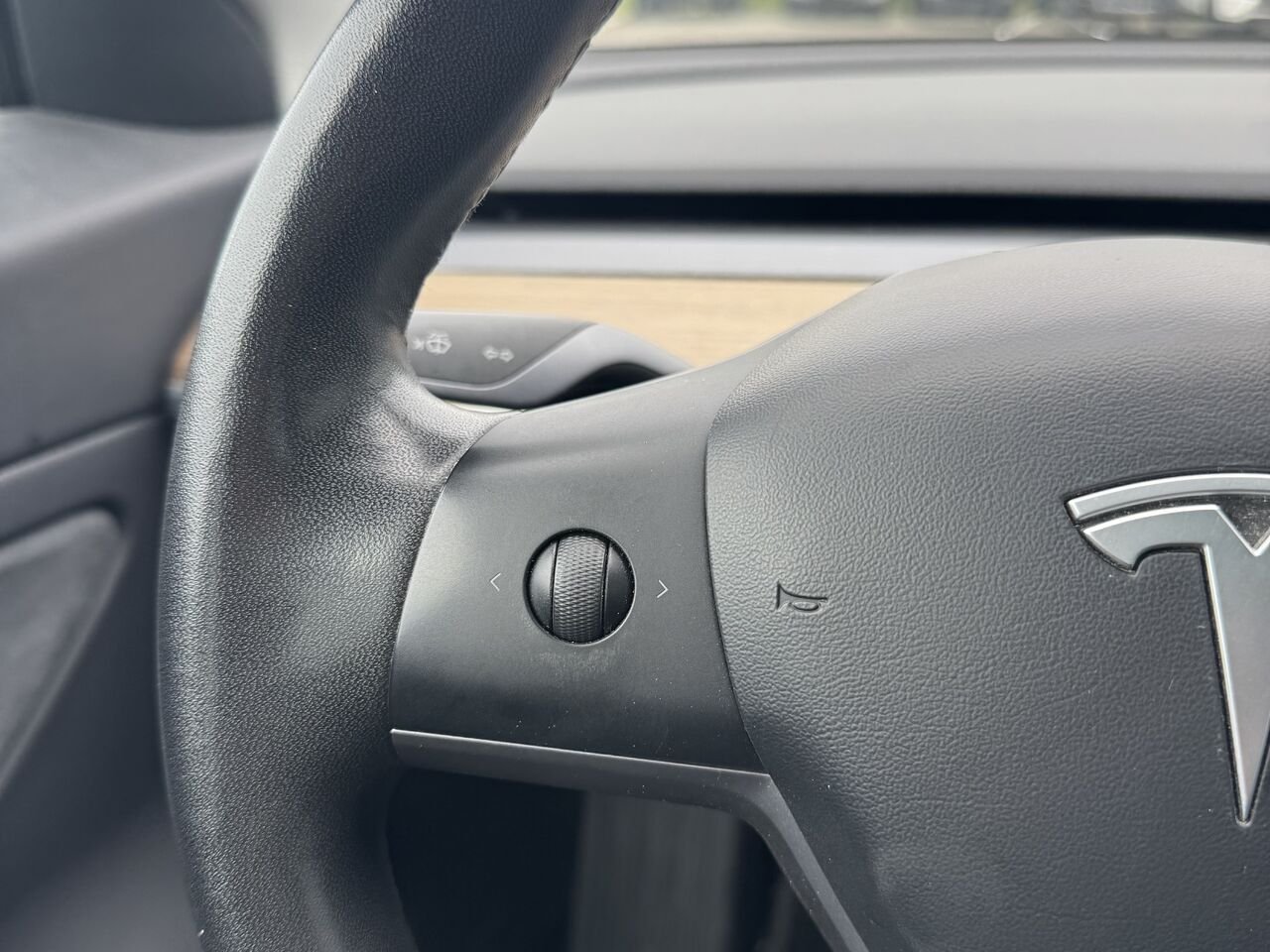 Tesla Model 3 2019 Blanc Granby - photo #17