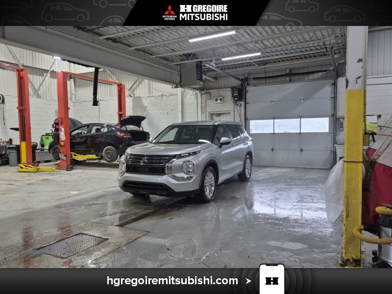2022 Mitsubishi Outlander 2022 Grey