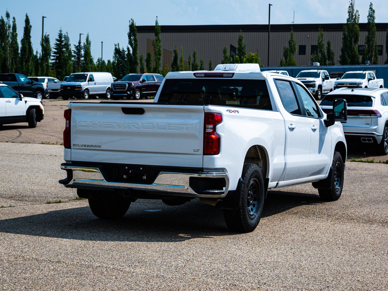 2025 Chevrolet Silverado 1500 4WD Crew Cab 147 LT White Sherwood Park - photo #12