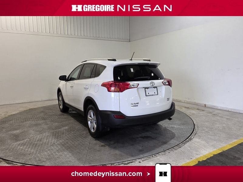 2013 Toyota Rav 4 White Laval - photo #16
