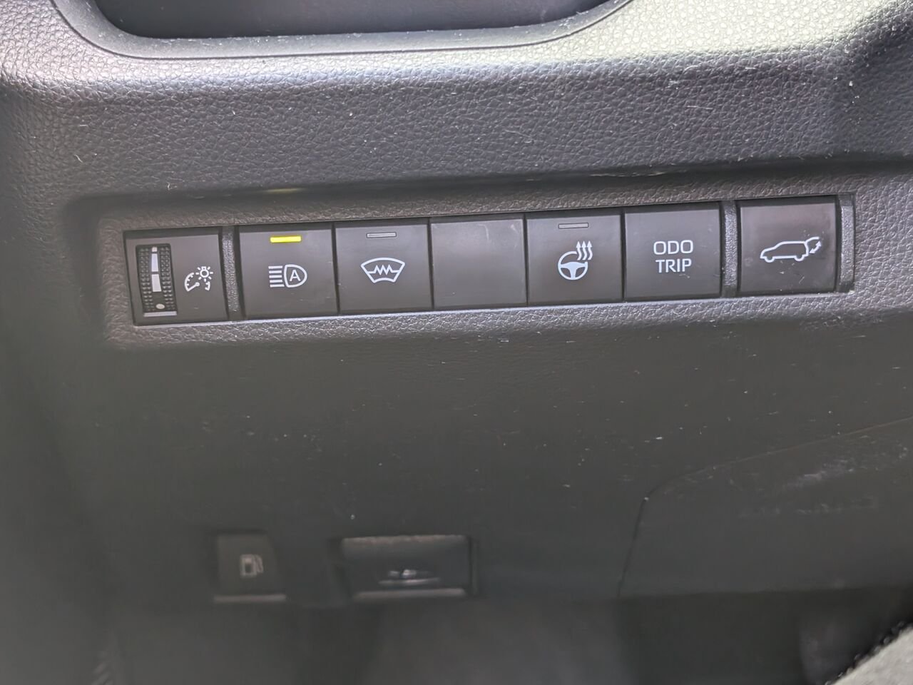 Toyota RAV4 Prime XSE PRIME-HYBRIDE BRANCHABLE/SIÈGES CHAUFFANTS/TOIT OUVRANT/VOLANT CHAUFFANT/AC BIZONE 2023 Blanc Sherbrooke - photo #12