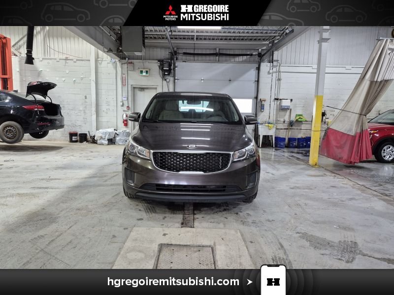 2017 Kia Sedona Grey Laval - photo #1