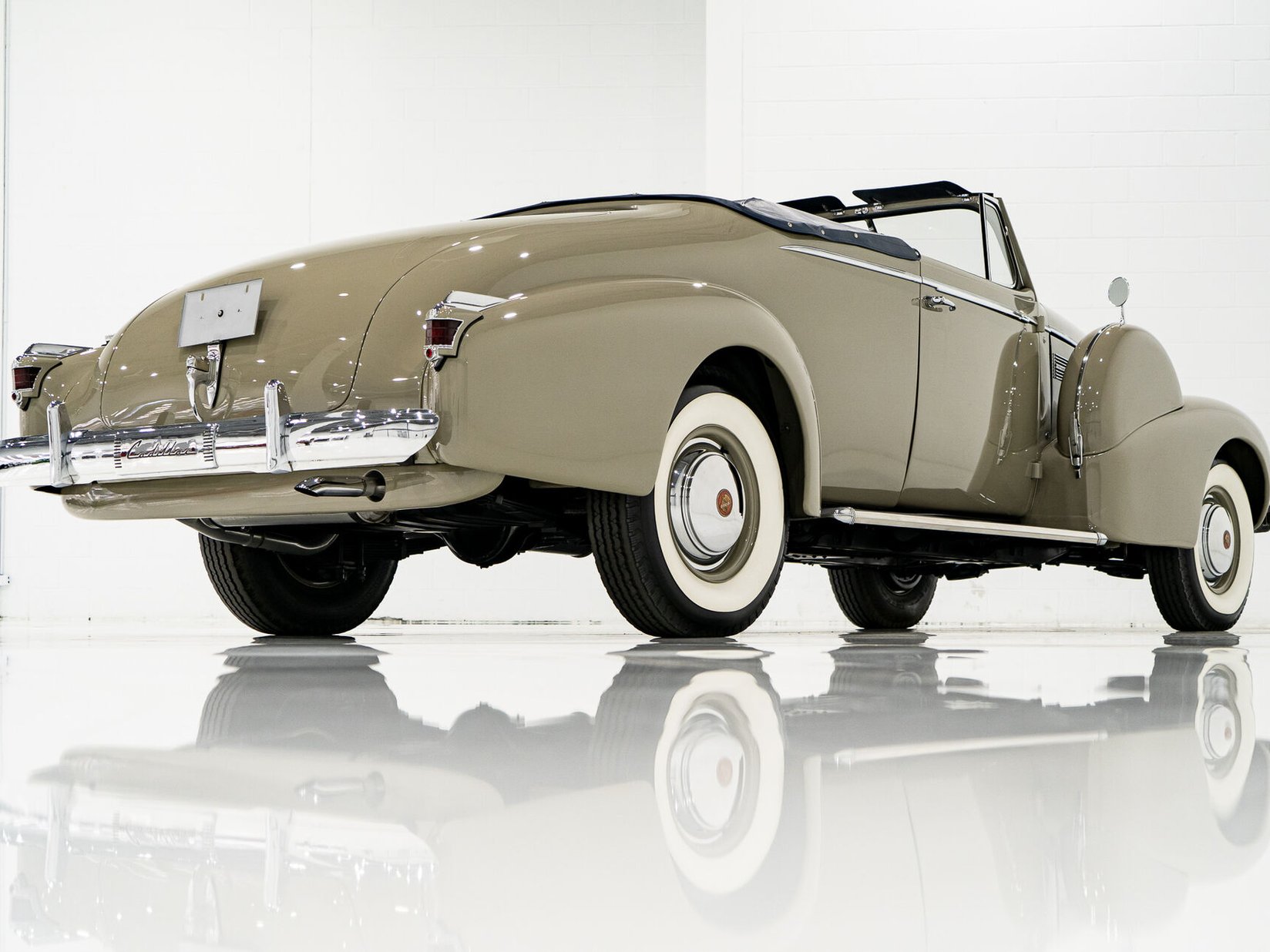 Cadillac Series 75 1 of 27 built. Former CCCA National first prize winner *PRICE IN USD* 1939 Brun Montréal - photo #44