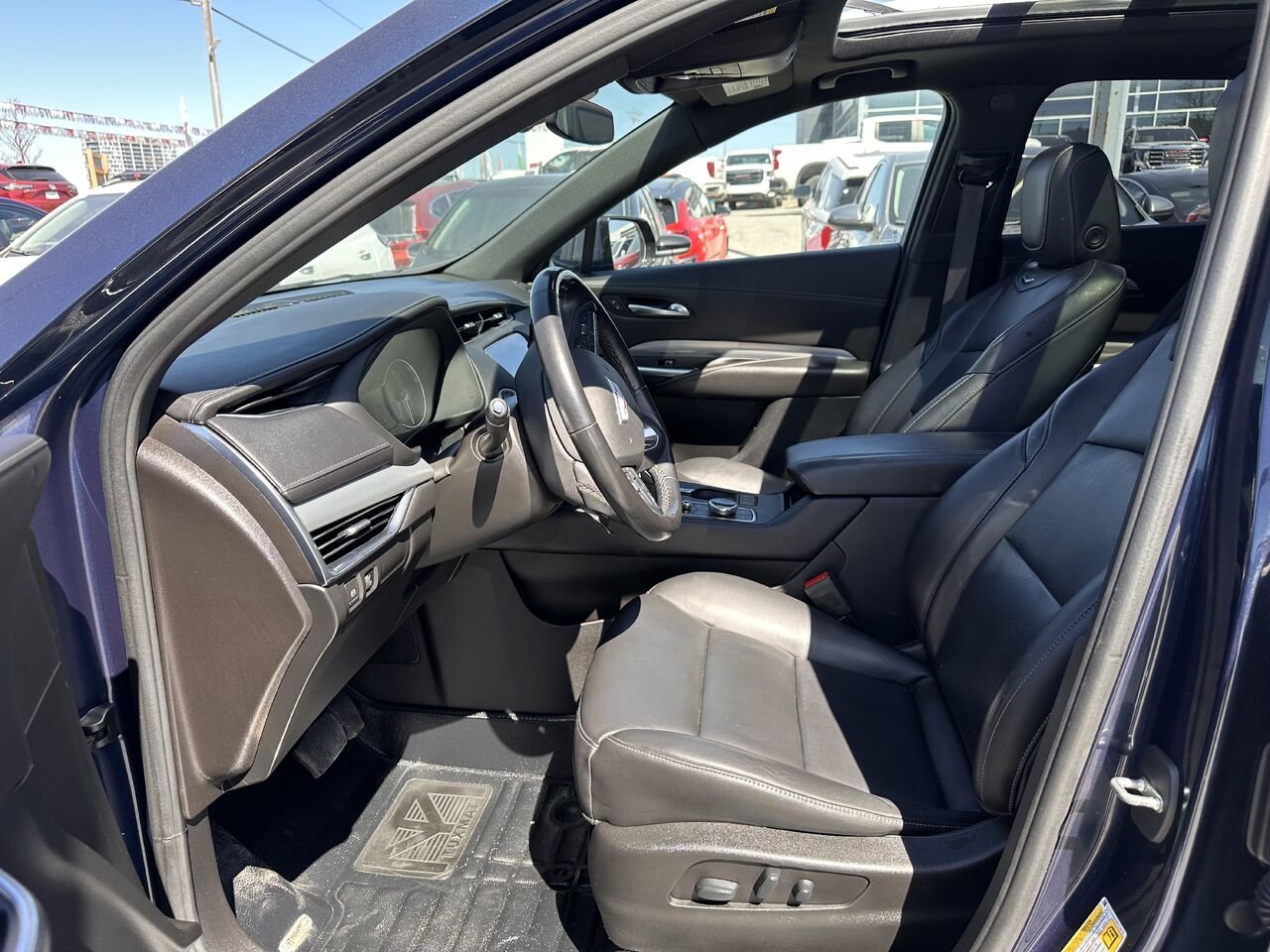 CADILLAC XT4 PREMIUM LUXURY Haut de gamme Luxe 4 portes TI 2021 Bleu Ottawa & Gatineau - photo #2