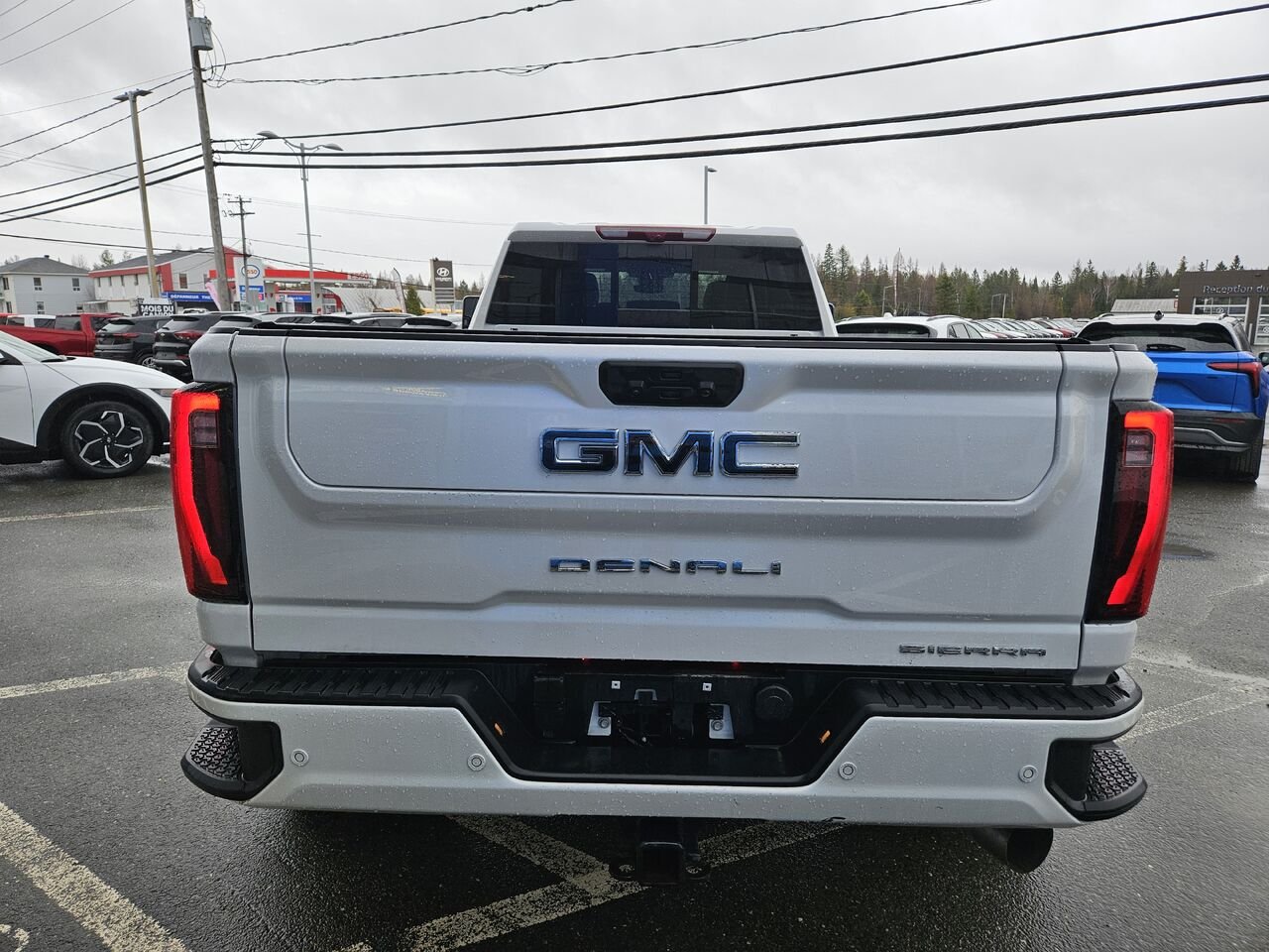 2025 GMC Sierra 3500HD Denali Ultimate cabine multiplace 4RM 172 po White Thetford Mines - photo #6
