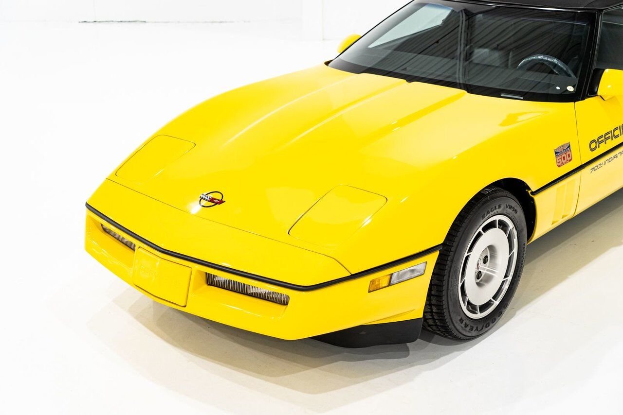 Chevrolet Corvette Pace Car livery with only 17,380km (10,800miles) 1986 Jaune Montréal - photo #86