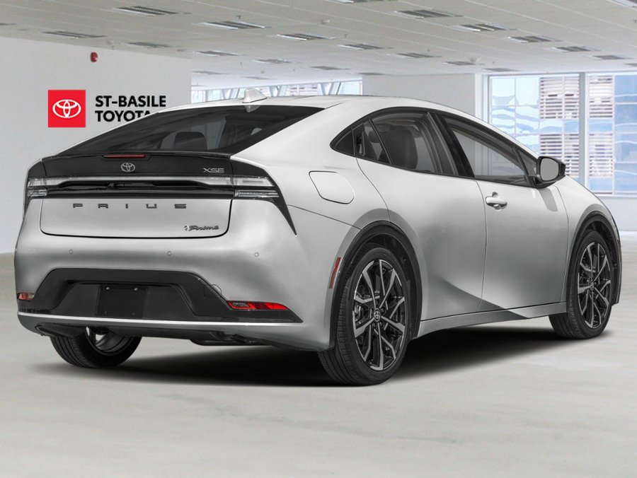 2027 TOYOTA Prius Plug-In Hybrid 2027 Cutting Edge Silver